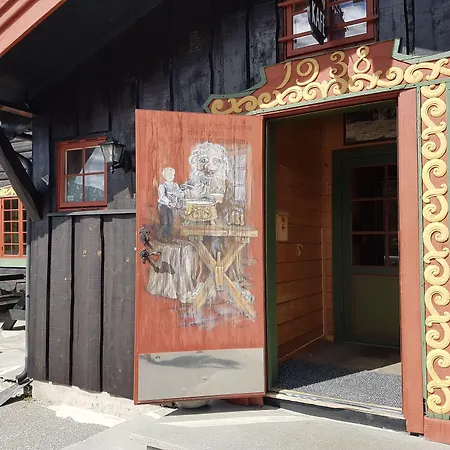 Dovregubbens Hall 3*